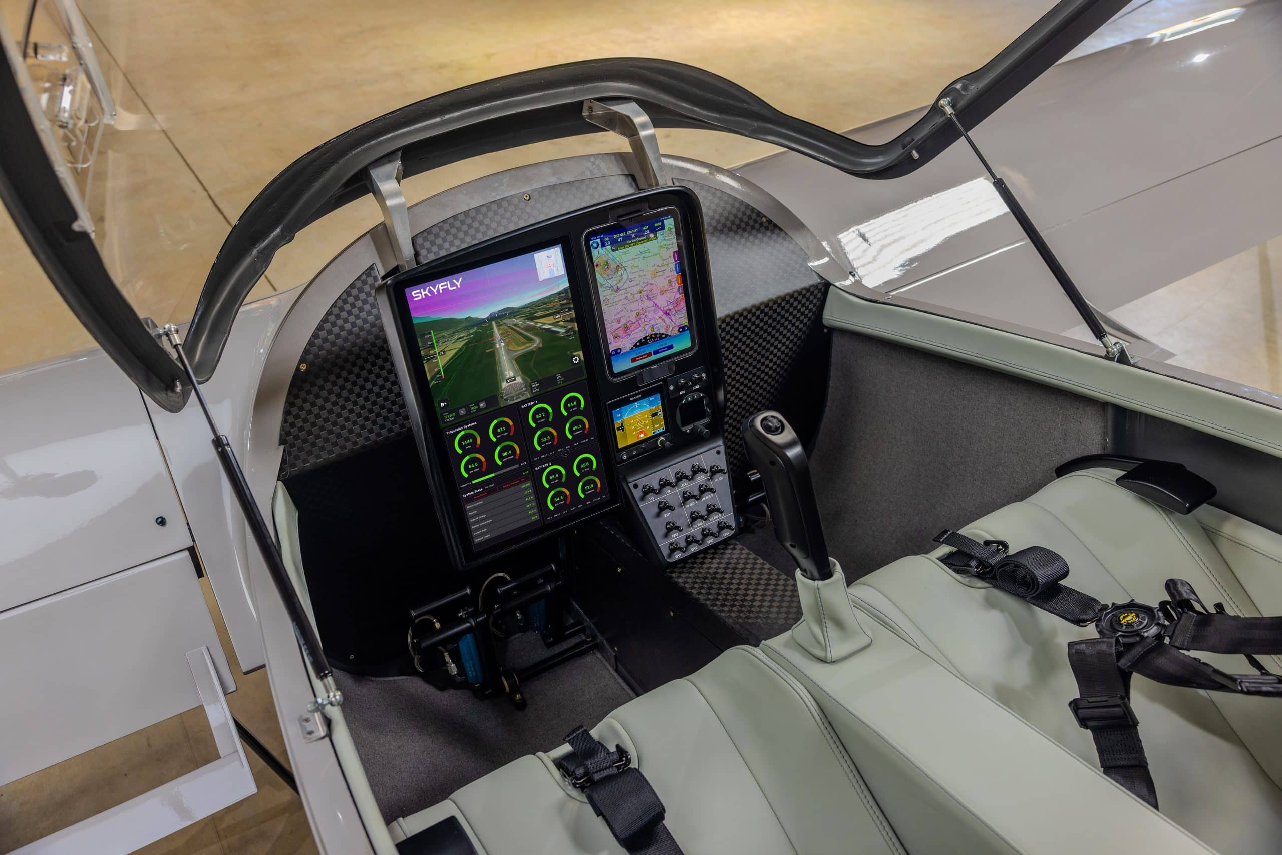 EFS flight display running in an open cockpit